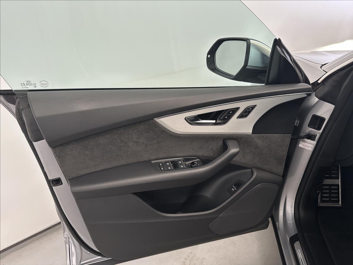 Audi SQ8 SUV 4,0 l 373 kw