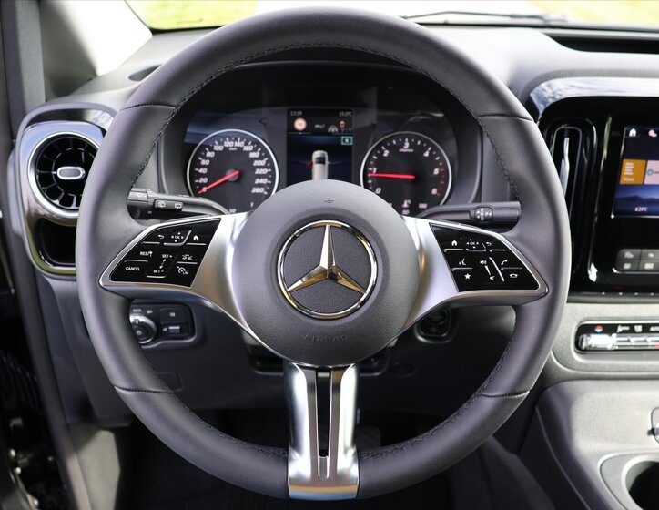 Mercedes-Benz Vito Kombi 2,0 l 174 kw