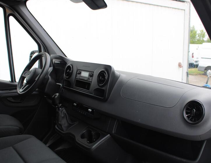 Mercedes-Benz Sprinter 9
