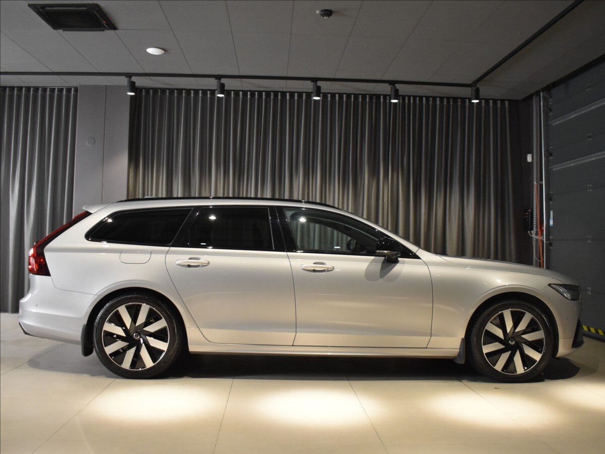 Volvo V90 Kombi 2,0 l 186 kw