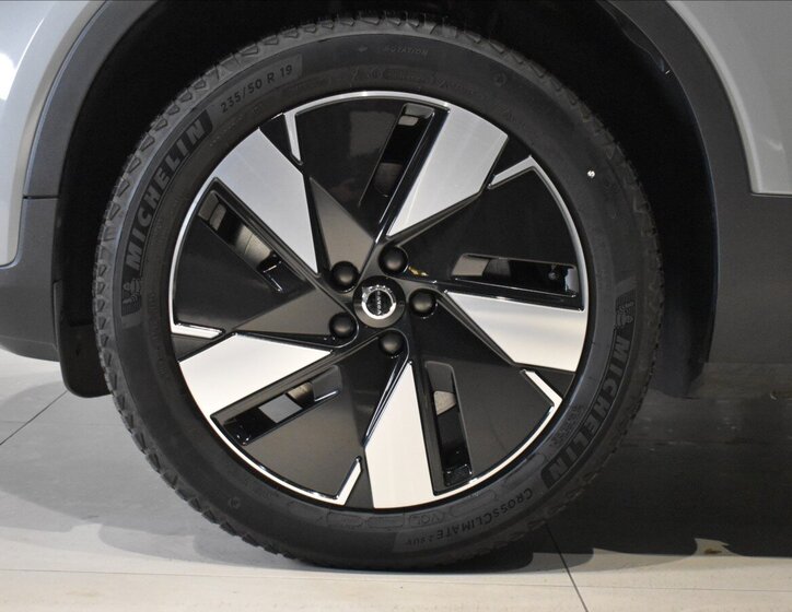 Volvo C40 SUV / Terénní 0,0 185 kw