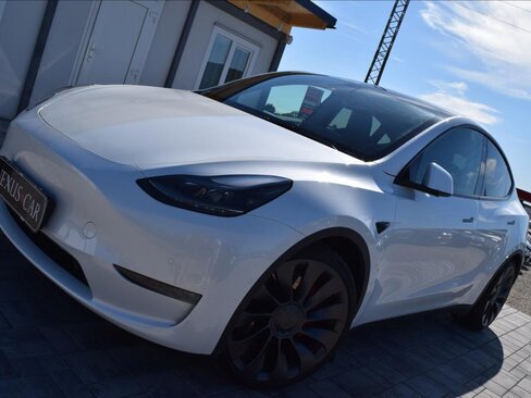 Tesla Model Y SUV / Terénní 0,0 394 kw