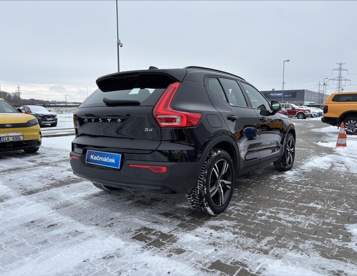 Volvo XC40 Kombi 2,0 l 145 kw