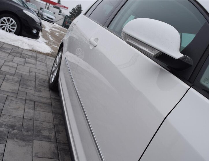 Volkswagen Golf Kombi 1,6 l 77 kw