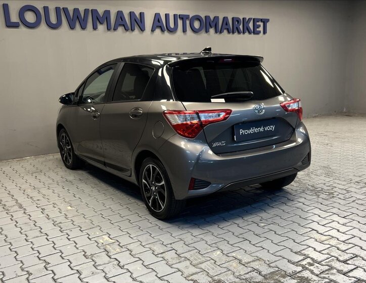 Toyota Yaris 16