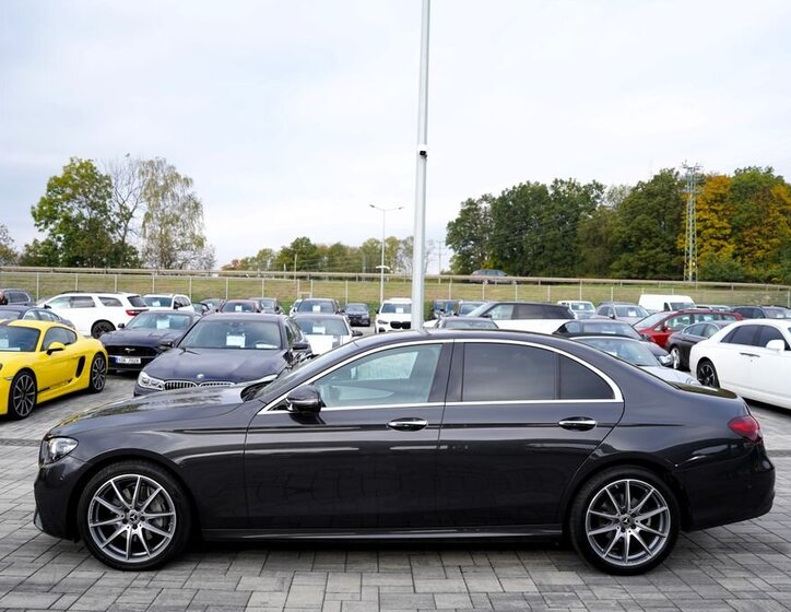 Mercedes-Benz Třídy E Sedan 2,0 l 145 kw