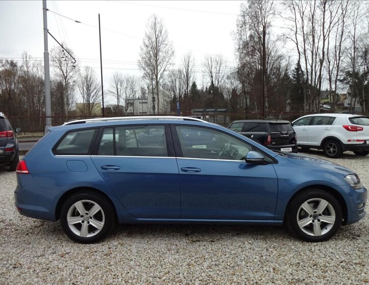 Volkswagen Golf Kombi 1,6 l 77 kw