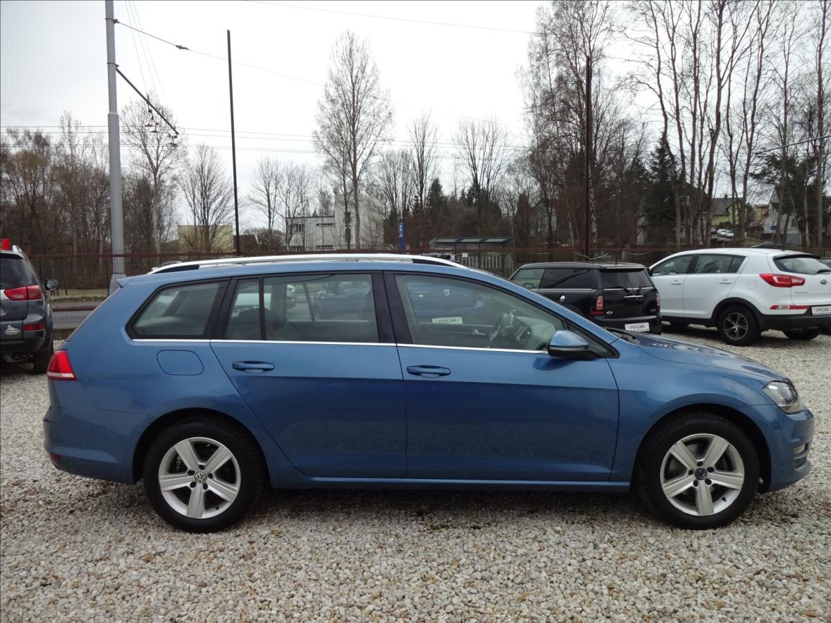 Volkswagen Golf Kombi 1,6 l 77 kw