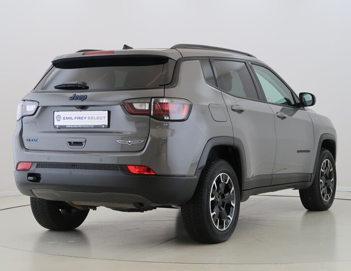 Jeep Compass SUV / Terénní 1,3 l 132 kw