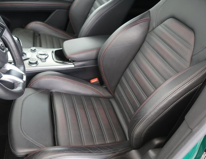 Alfa Romeo Stelvio SUV / Terénní 2,0 l 206 kw