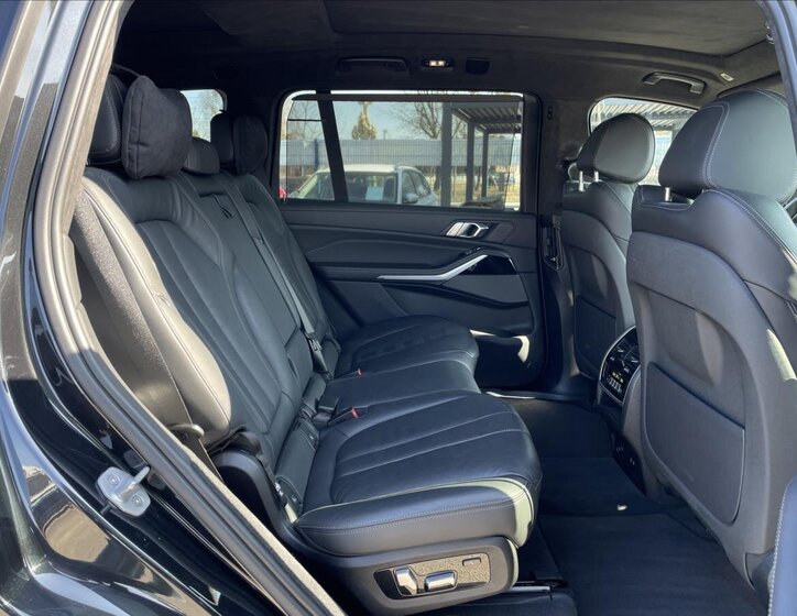 BMW X7 SUV / Terénní 3,0 l 195 kw