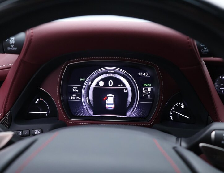 Lexus LS 500h Sedan / Limuzína 3,5 l 220 kw