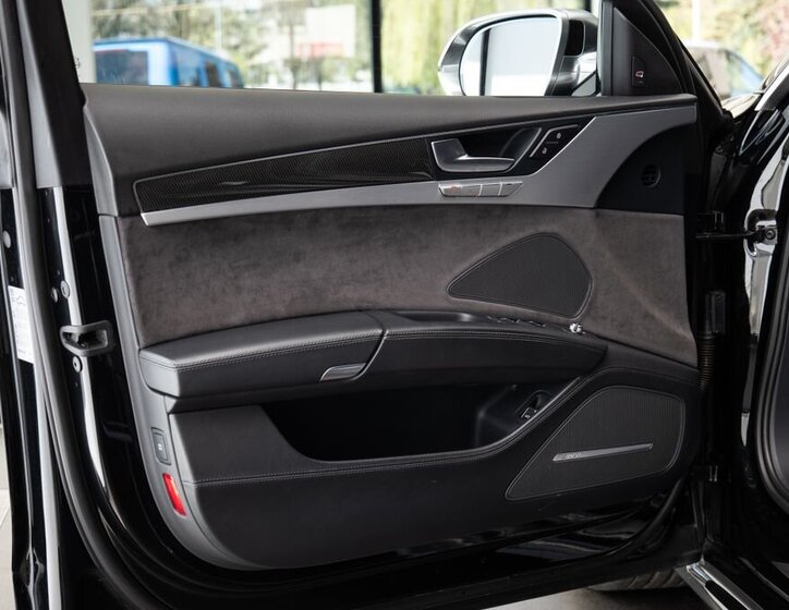 Audi S8 Sedan / Limuzína 4,0 l 382 kw
