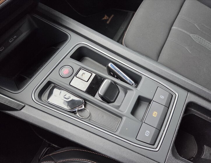 Cupra Formentor SUV / Terénní 2,0 l 180 kw