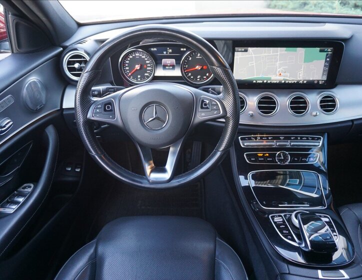 Mercedes-Benz Třídy E 9