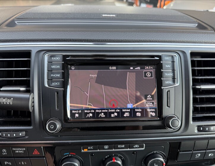 Volkswagen Multivan 16