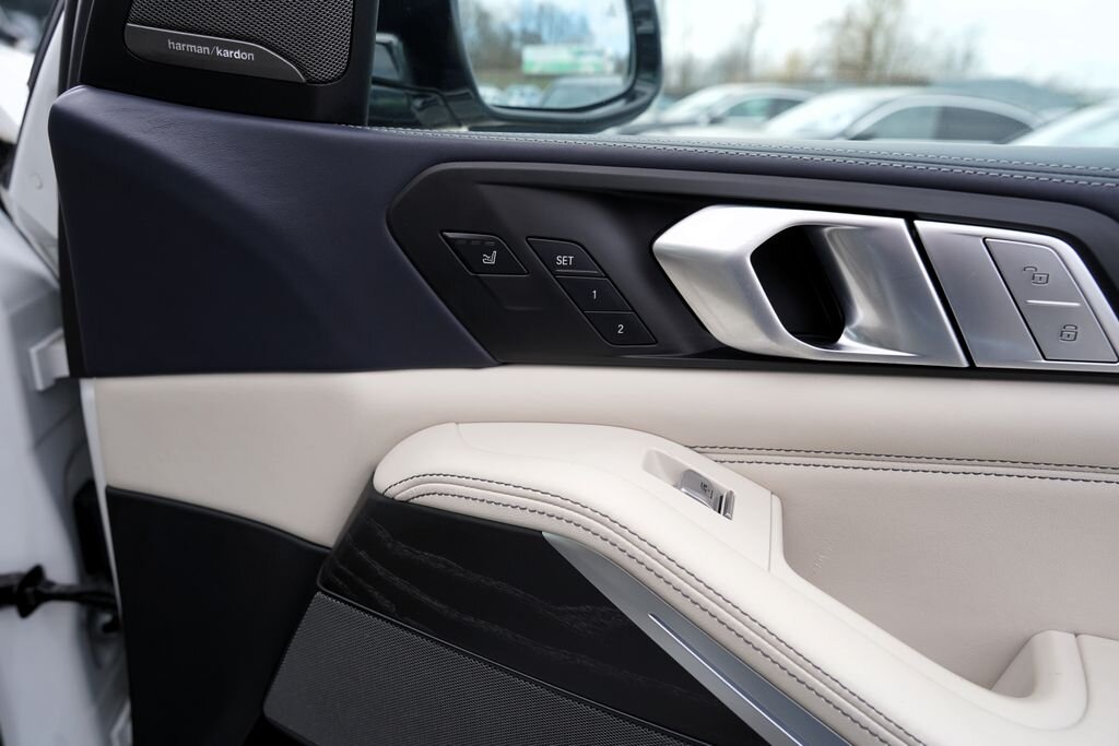 BMW X7 SUV / Terénní 3,0 l 250 kw