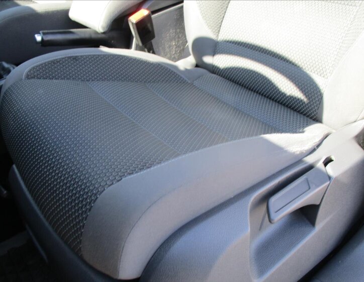 Volkswagen Touran Kombi 1,2 l 77 kw