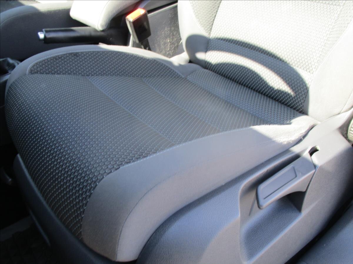 Volkswagen Touran Kombi 1,2 l 77 kw