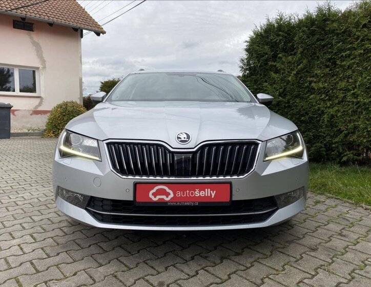 Škoda Superb 9
