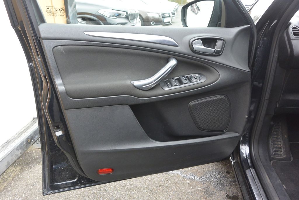 Ford S-MAX MPV 2,2 l 147 kw