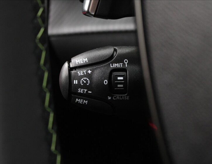 Peugeot 2008 SUV / Terénní 1,2 l 107 kw