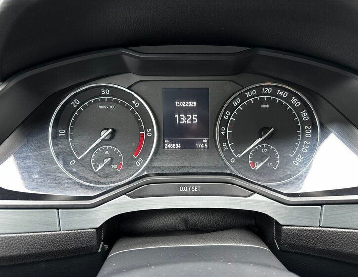 Škoda Superb Sedan / Limuzína 2,0 l 110 kw