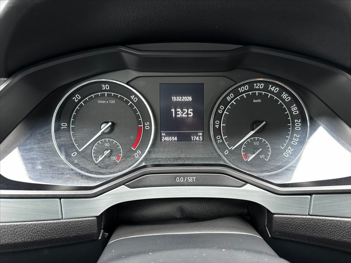 Škoda Superb Sedan / Limuzína 2,0 l 110 kw