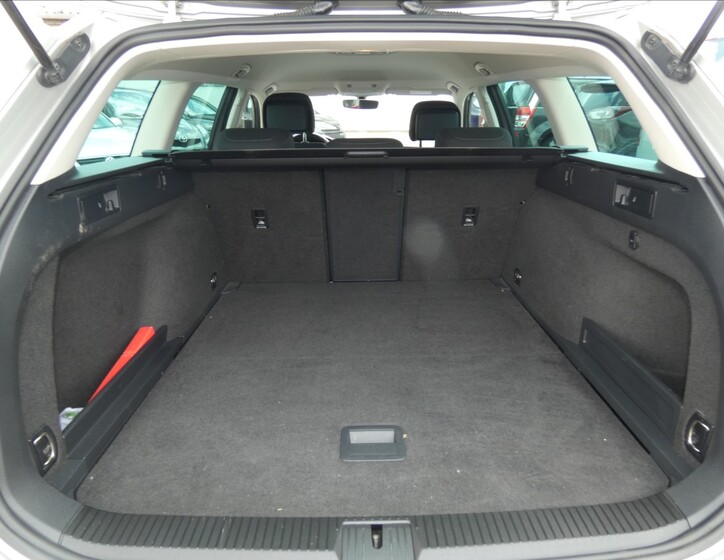 Volkswagen Passat 13