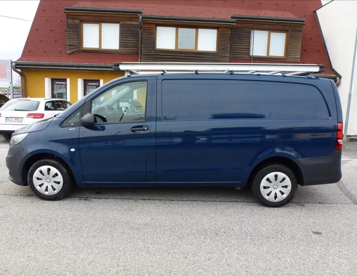 Mercedes-Benz Vito 12