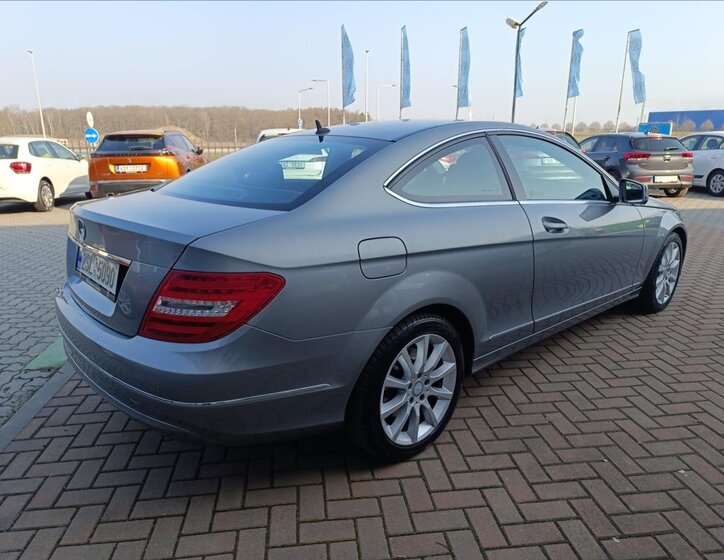 Mercedes-Benz Třídy C Kupé 2,1 l 150 kw