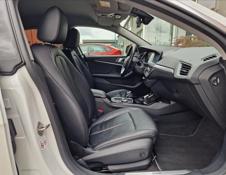 BMW Řada 2 Sedan / Limuzína 2,0 l 110 kw