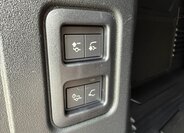 Land Rover Defender SUV / Terénní 3,0 l 184 kw