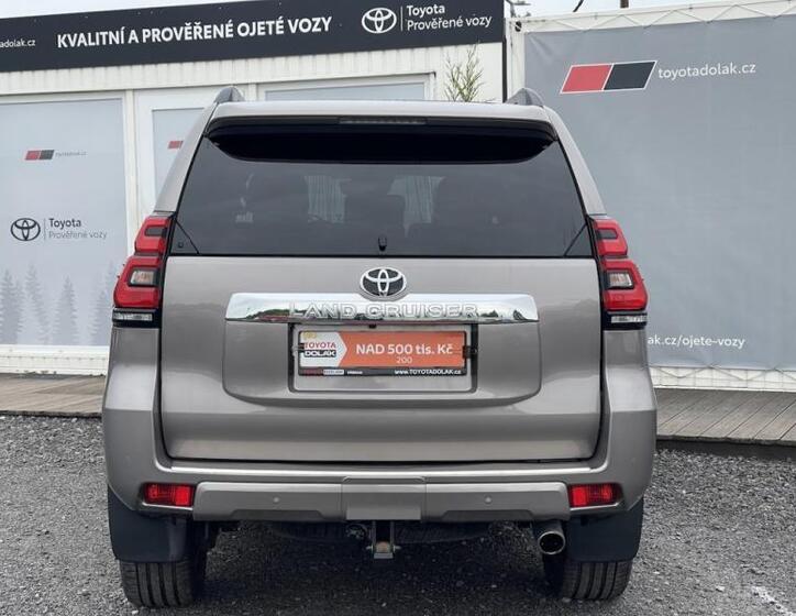 Toyota Land Cruiser 11