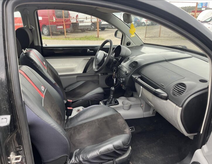 Volkswagen New Beetle Hatchback 1,6 l 74 kw