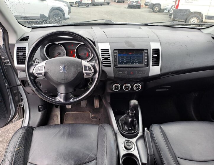 Peugeot 4007 SUV / Terénní 2,2 l 115 kw