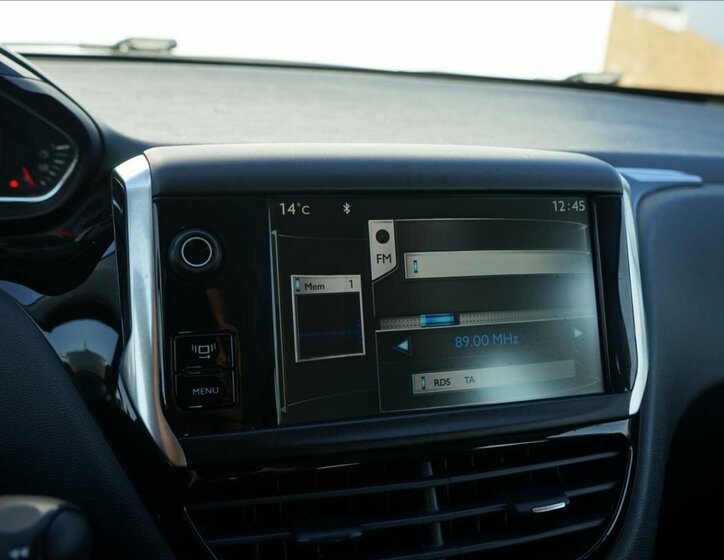 Peugeot 208 Hatchback 1,2 l 60 kw