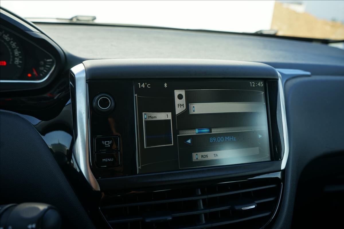 Peugeot 208 Hatchback 1,2 l 60 kw