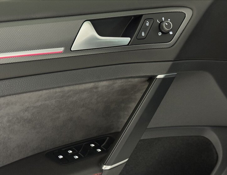 Volkswagen Golf Hatchback 2,0 l 213 kw