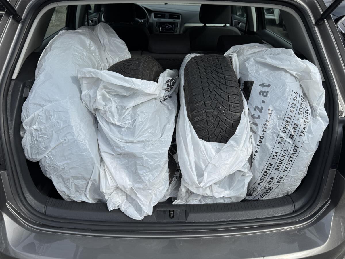 Volkswagen Golf Hatchback 1,2 l 63 kw