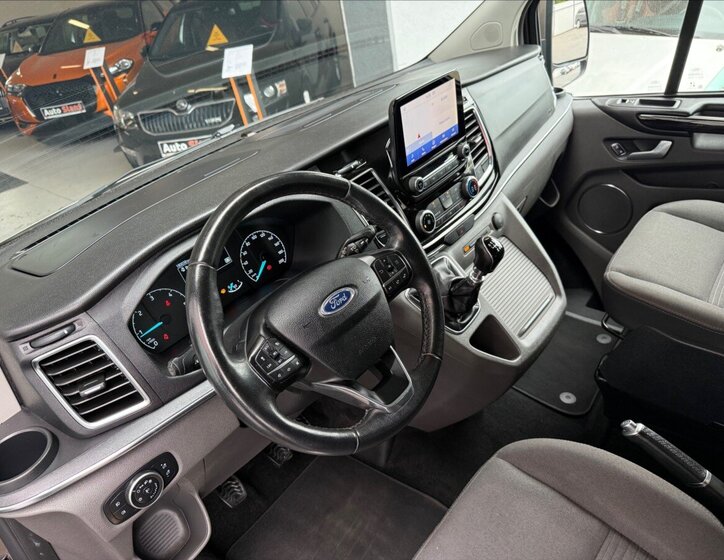 Ford Tourneo Custom MPV 2,0 l 96 kw