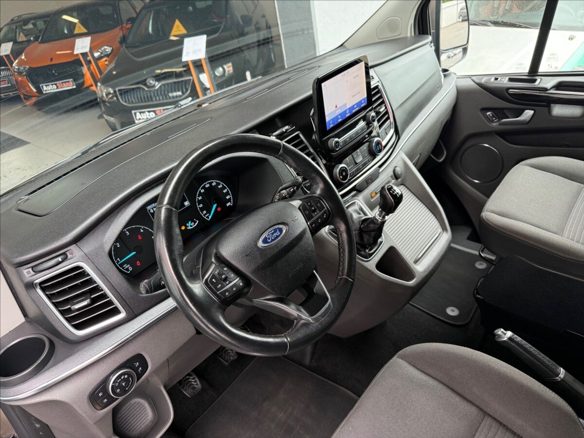 Ford Tourneo Custom MPV 2,0 l 96 kw
