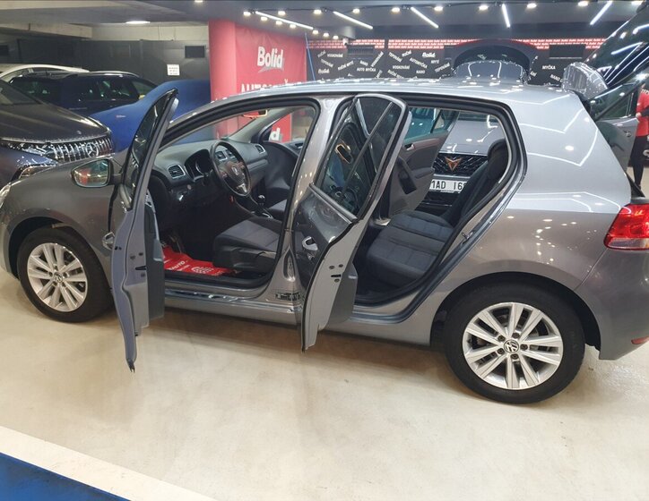 Volkswagen Golf Hatchback 1,2 l 63 kw