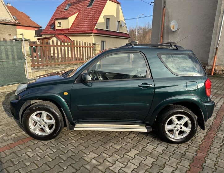 Toyota RAV4 SUV 2,0 l 110 kw