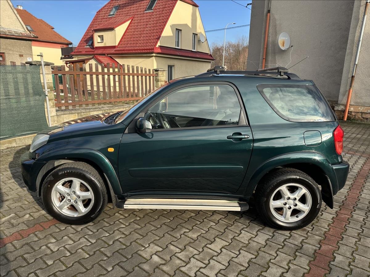 Toyota RAV4 SUV 2,0 l 110 kw