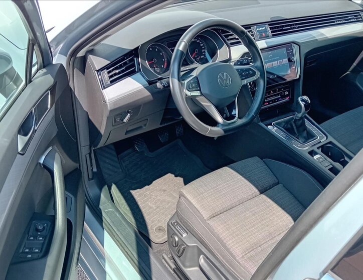 Volkswagen Passat Sedan 1,5 l 110 kw