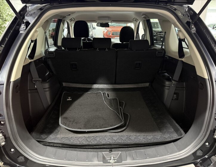 Mitsubishi Outlander SUV / Terénní 2,3 l 110 kw