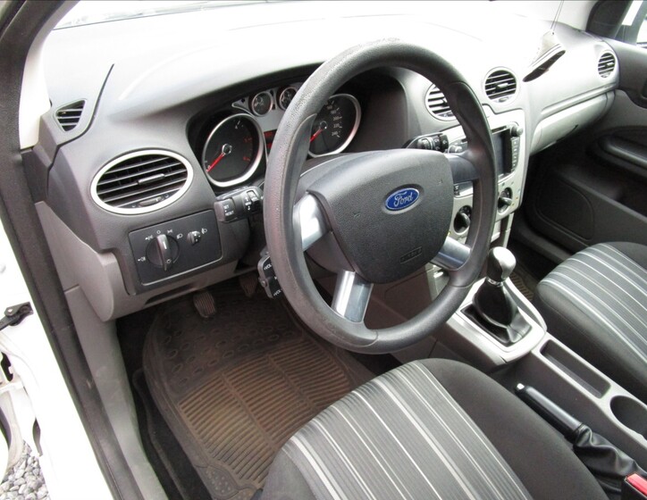 Ford Focus 10