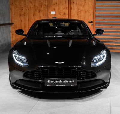 Aston Martin DB11 6