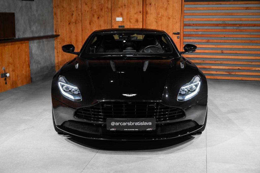 Aston Martin DB11